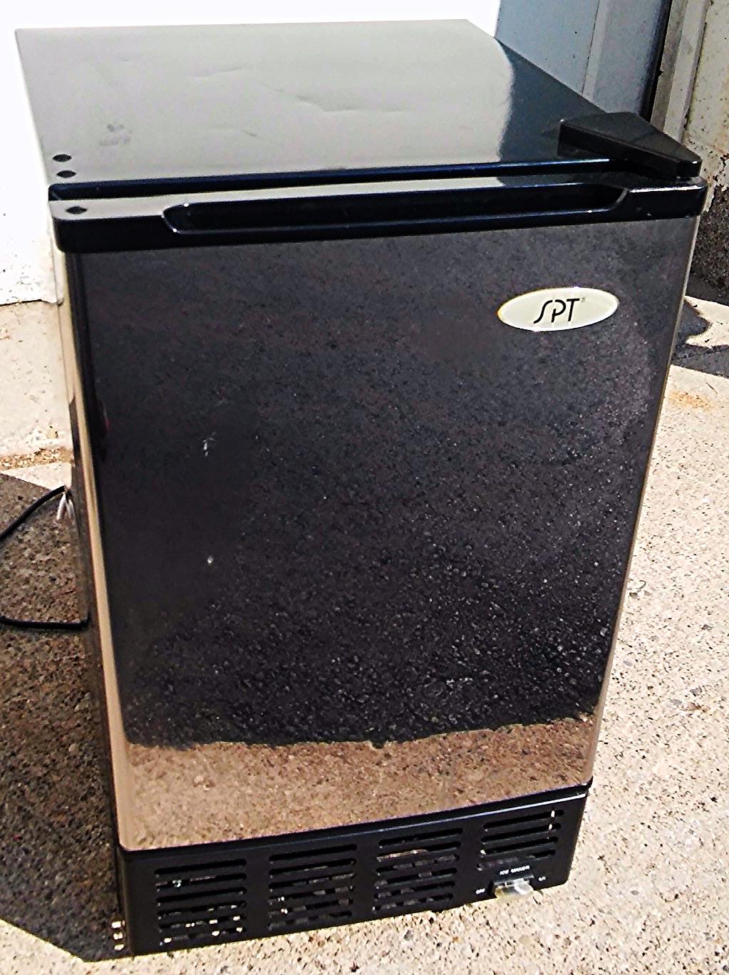 SPT IM-150US SUNPENTOWN STAINLESS STEEL UNDERCOUNTER ICE MAKER with FREEZER