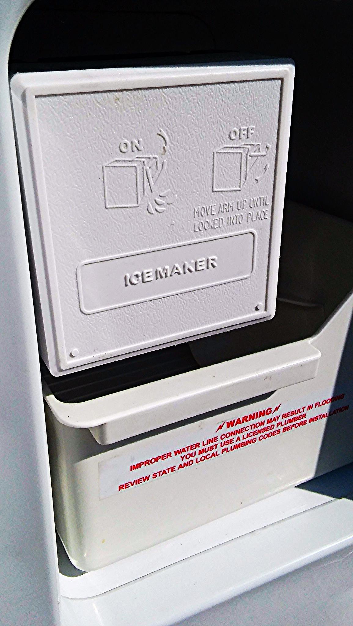 SPT IM-150US SUNPENTOWN STAINLESS STEEL UNDERCOUNTER ICE MAKER with FREEZER