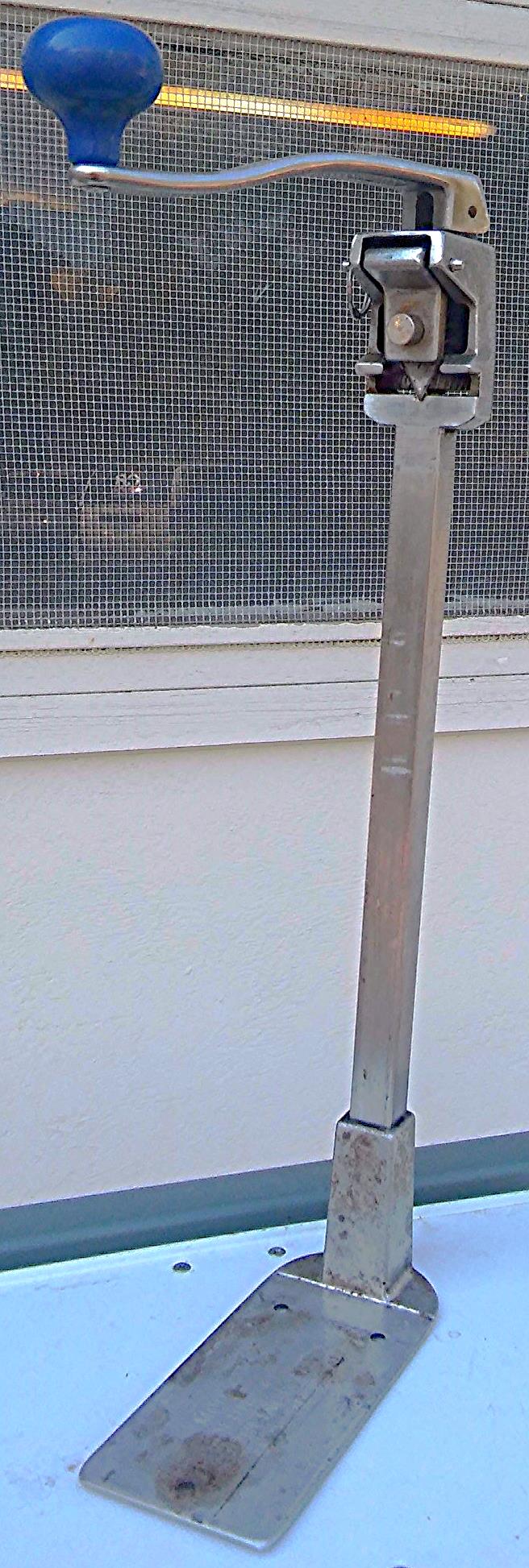 EDLUND S11 CAN OPENER NSF with CAST STAINLESS STEEL BASE PROFESSIONAL KITCHEN