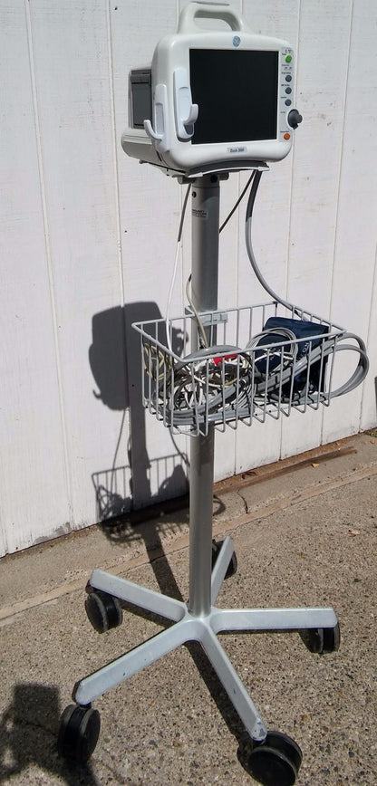 GE DASH 3000 Vital Signs Monitor & STAND LEADS CUFF OXIMETER PRINTER WATCHVIDEO