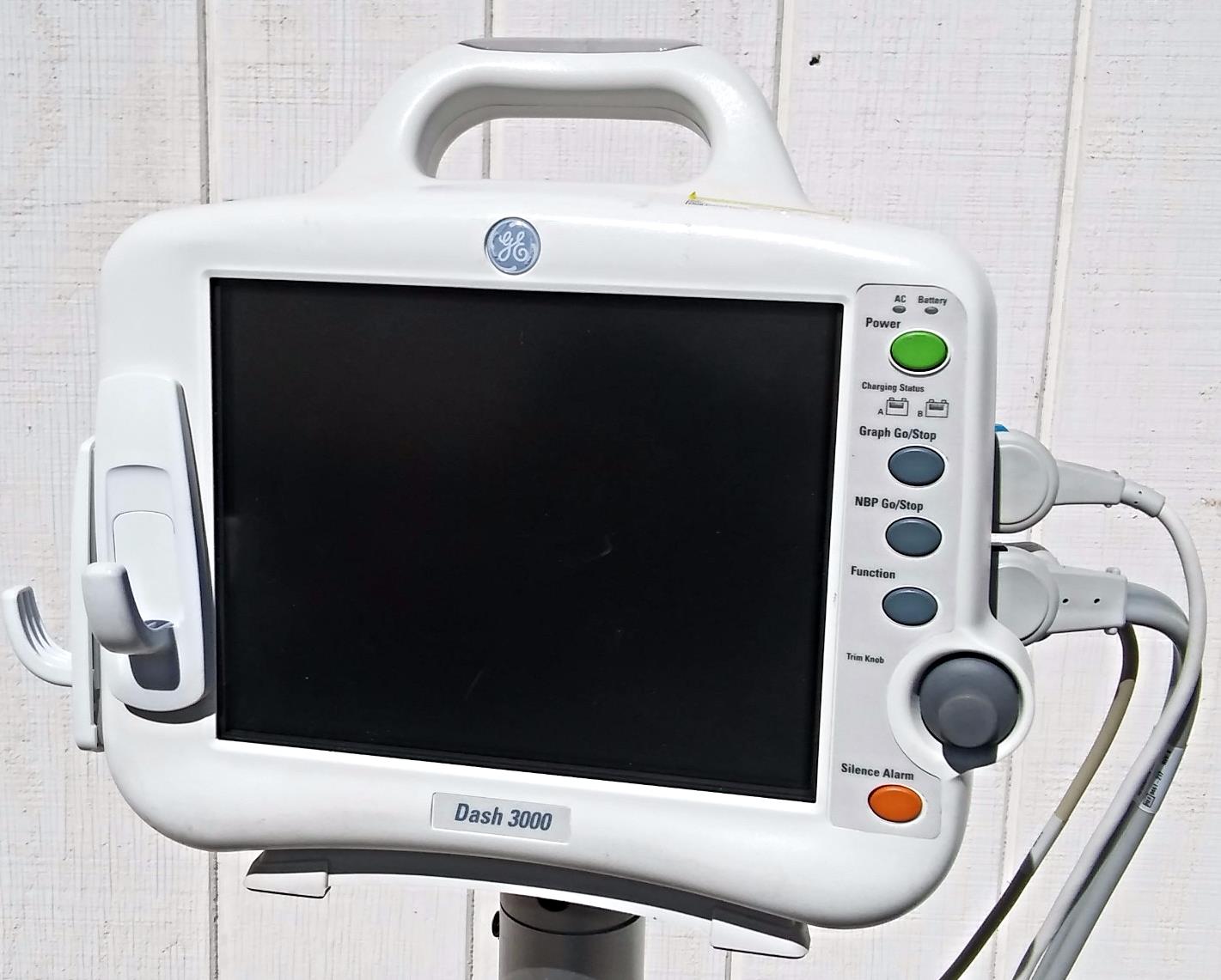 GE DASH 3000 Vital Signs Monitor & STAND LEADS CUFF OXIMETER PRINTER WATCHVIDEO