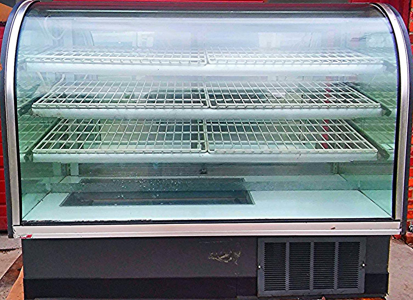 SPARTAN 93000-R Serie Tilt-Out Curved Front HighVolume Refrigerated Display Case