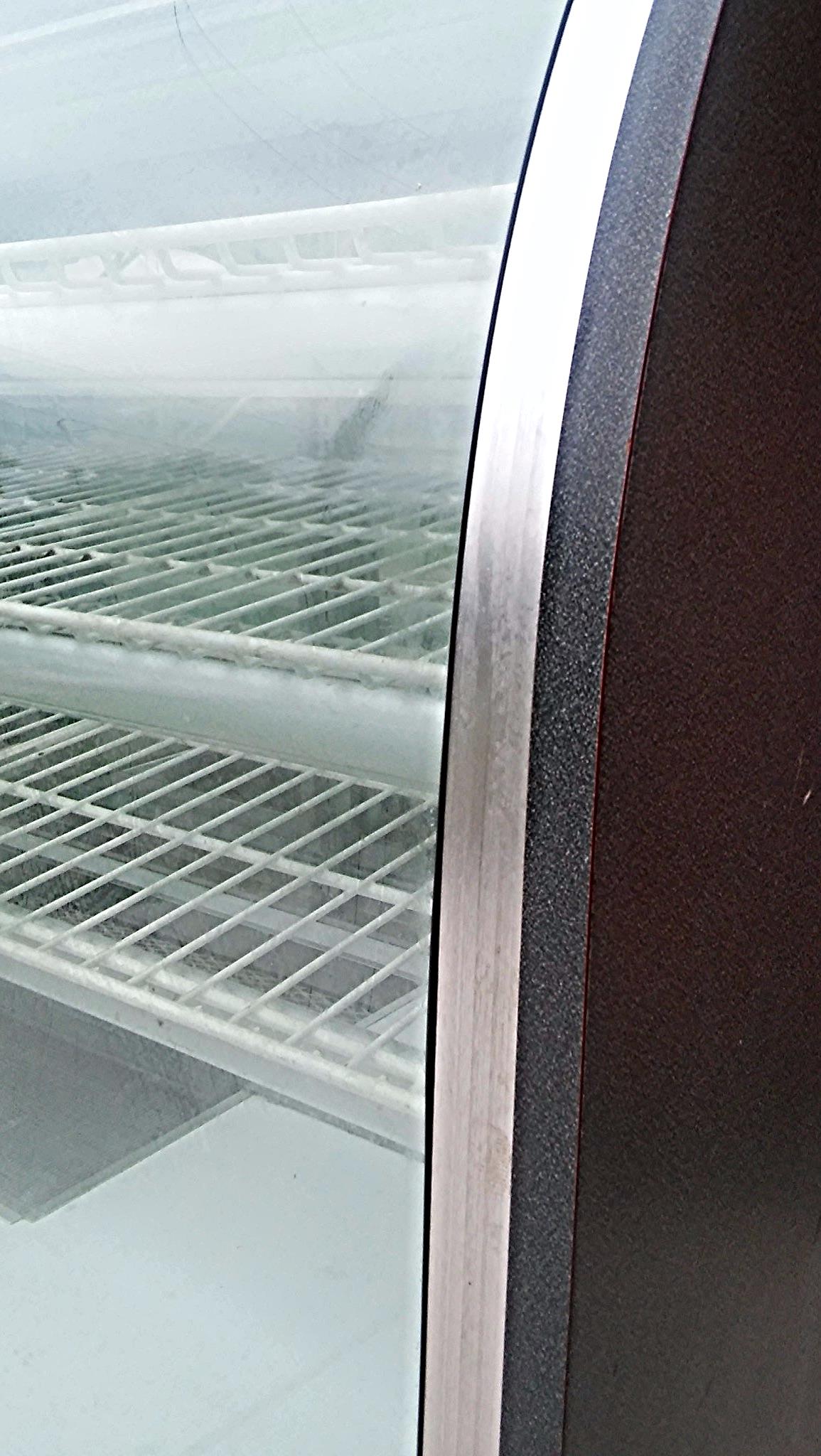 SPARTAN 93000-R Serie Tilt-Out Curved Front HighVolume Refrigerated Display Case