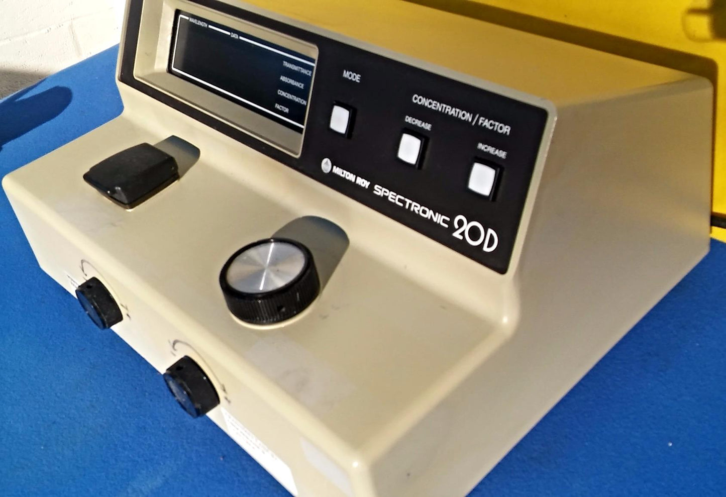 WORKING PERFECTLY MILTON ROY SPECTROMETER 20D WATCH VIDEO FREE SHIPPING
