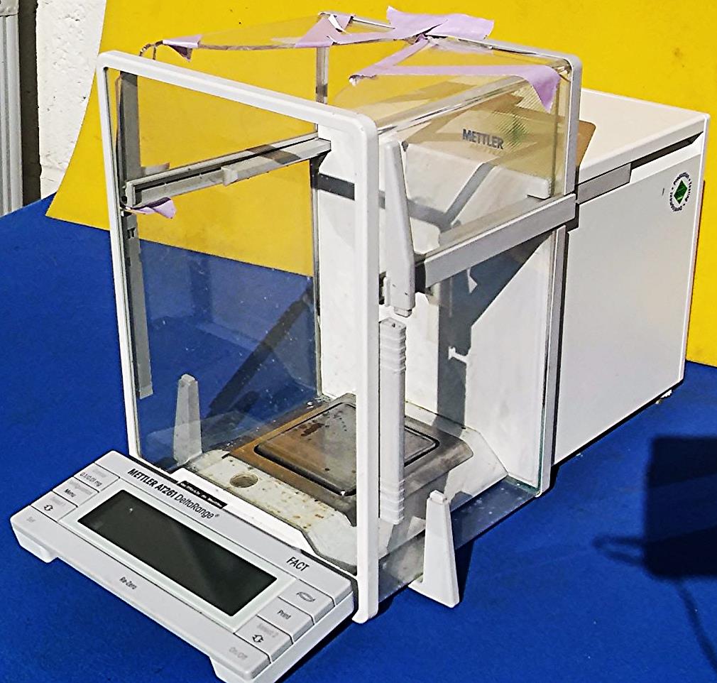 METTLER TOLEDO TYPE AT261 BALANCE PERFECT OPERATION TOP GLASS BROKEN FREE SHIP
