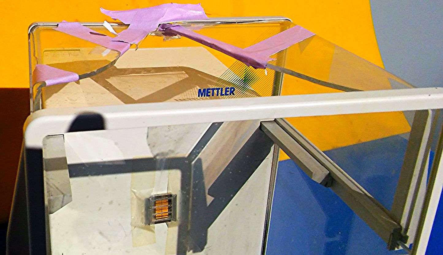 METTLER TOLEDO TYPE AT261 BALANCE PERFECT OPERATION TOP GLASS BROKEN FREE SHIP