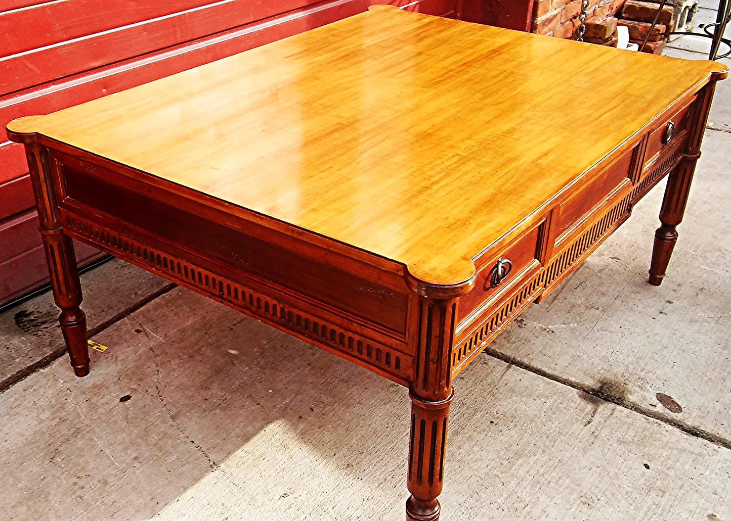 SHERRILL CTH OCCASIONAL TABLE DRAWERS IN VERY GOOD CONDITION FREE SHIPPING