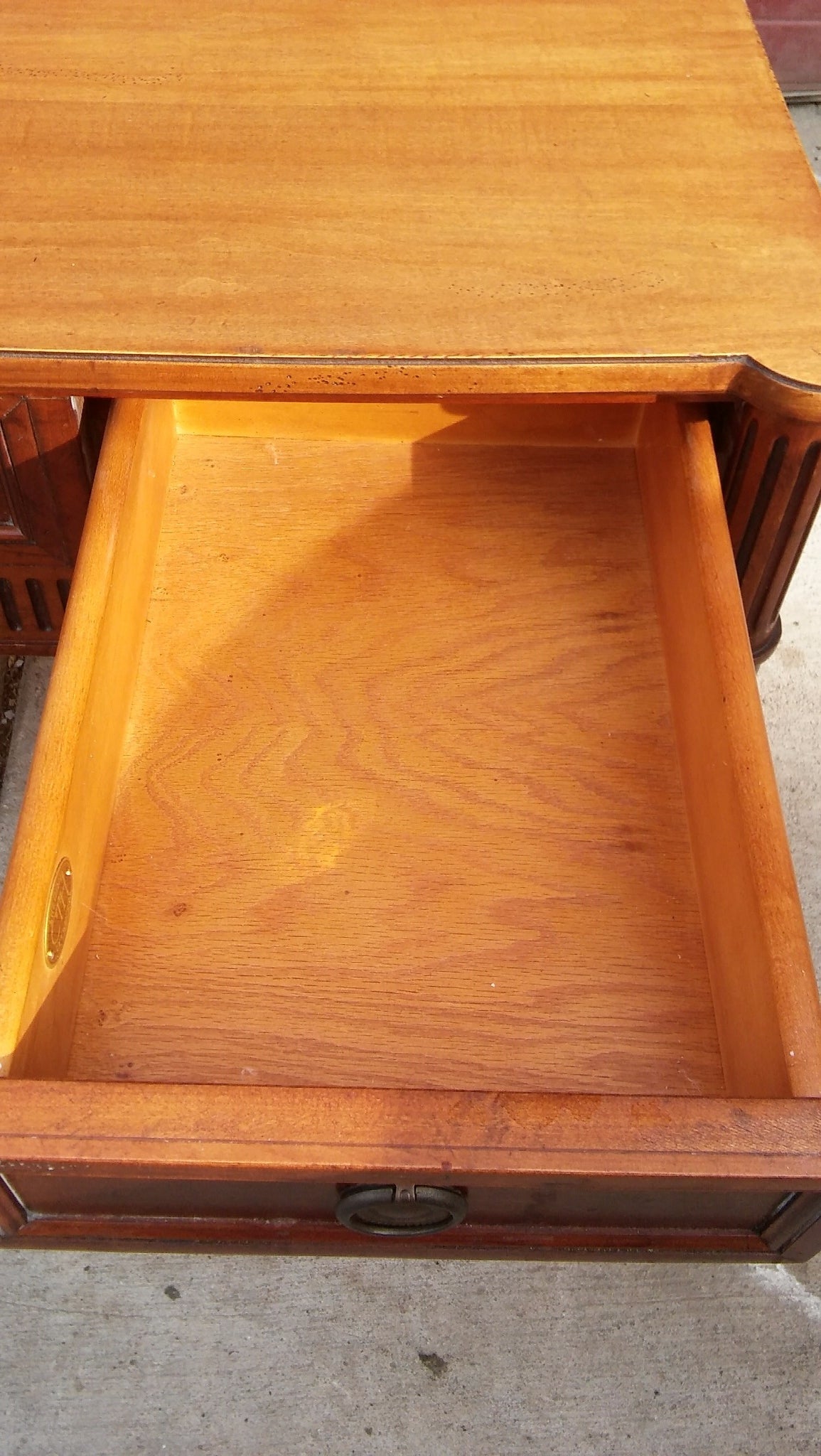 SHERRILL CTH OCCASIONAL TABLE DRAWERS IN VERY GOOD CONDITION FREE SHIPPING