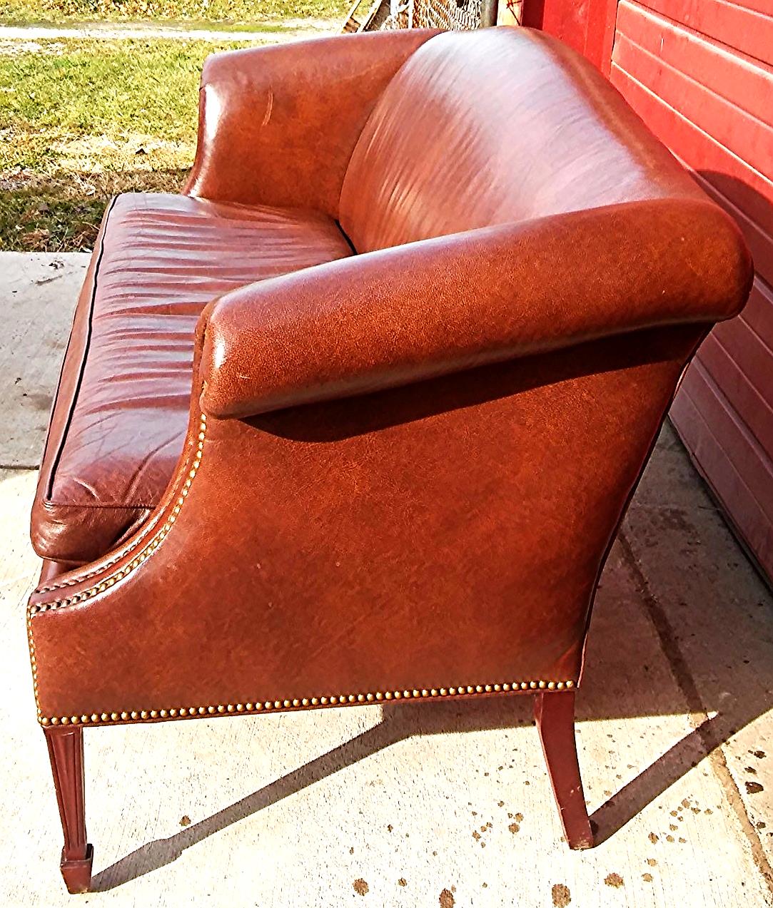 CABOT WRENN LEATHER BERWICK SOFA IN VERY GOOD CONDITION FREE SHIPPING