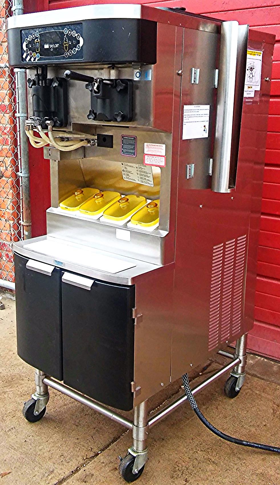 TAYLOR CROWN C606-27 YOGURT ICE CREAM SHAKE SOFT FREEZER WHEELS MANUAL FREESHIP