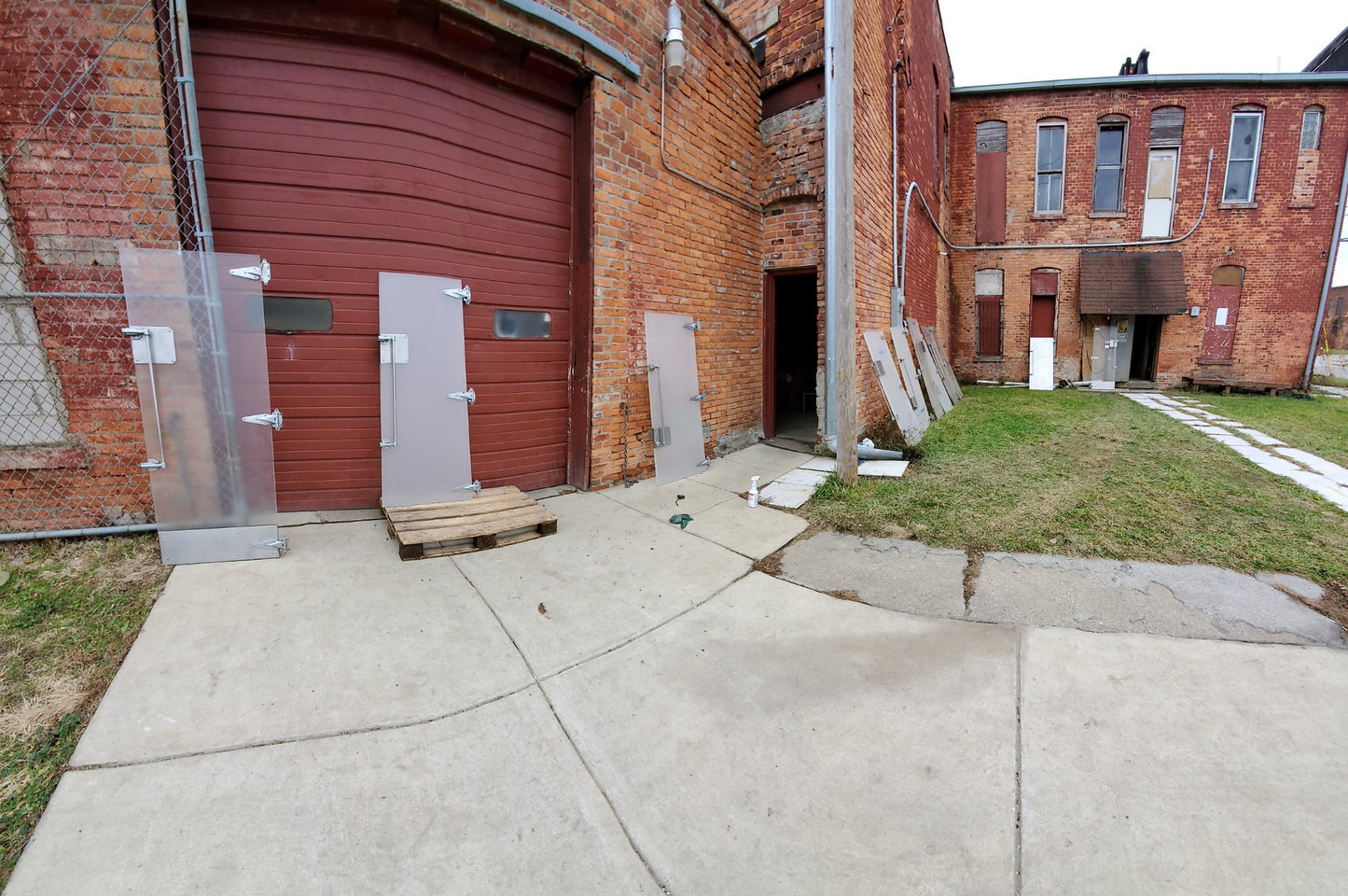 RARE VINTAGE INDUSTRIAL DESIGN STEAMPUNK ARCHITECTURE FREEZER DOOR FREESHIPPING