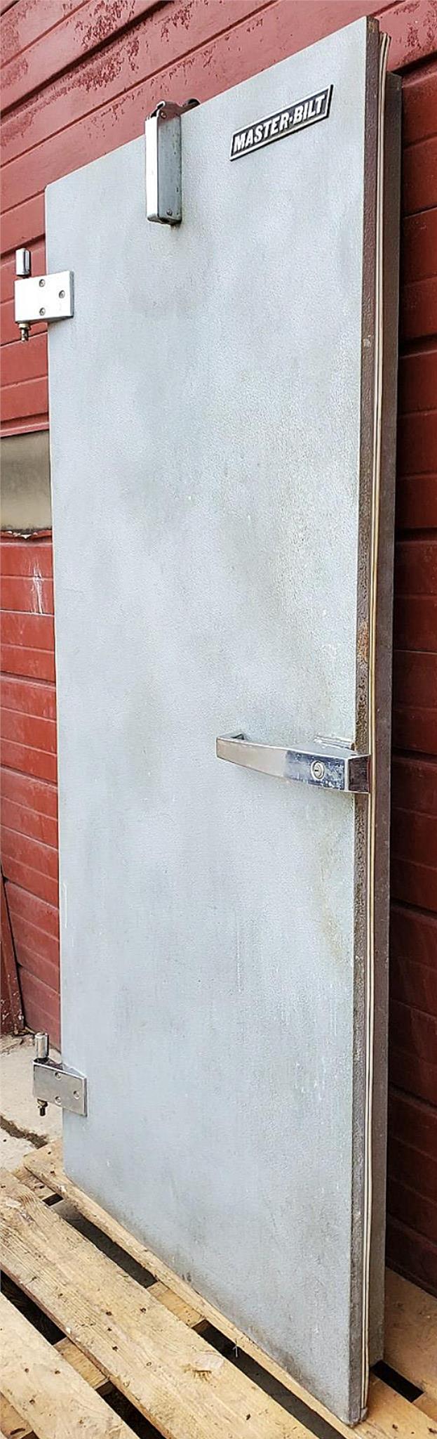 MASTER BILT WALK IN FREEZER DOOR GREAT CONDITION FREE SHIPPING
