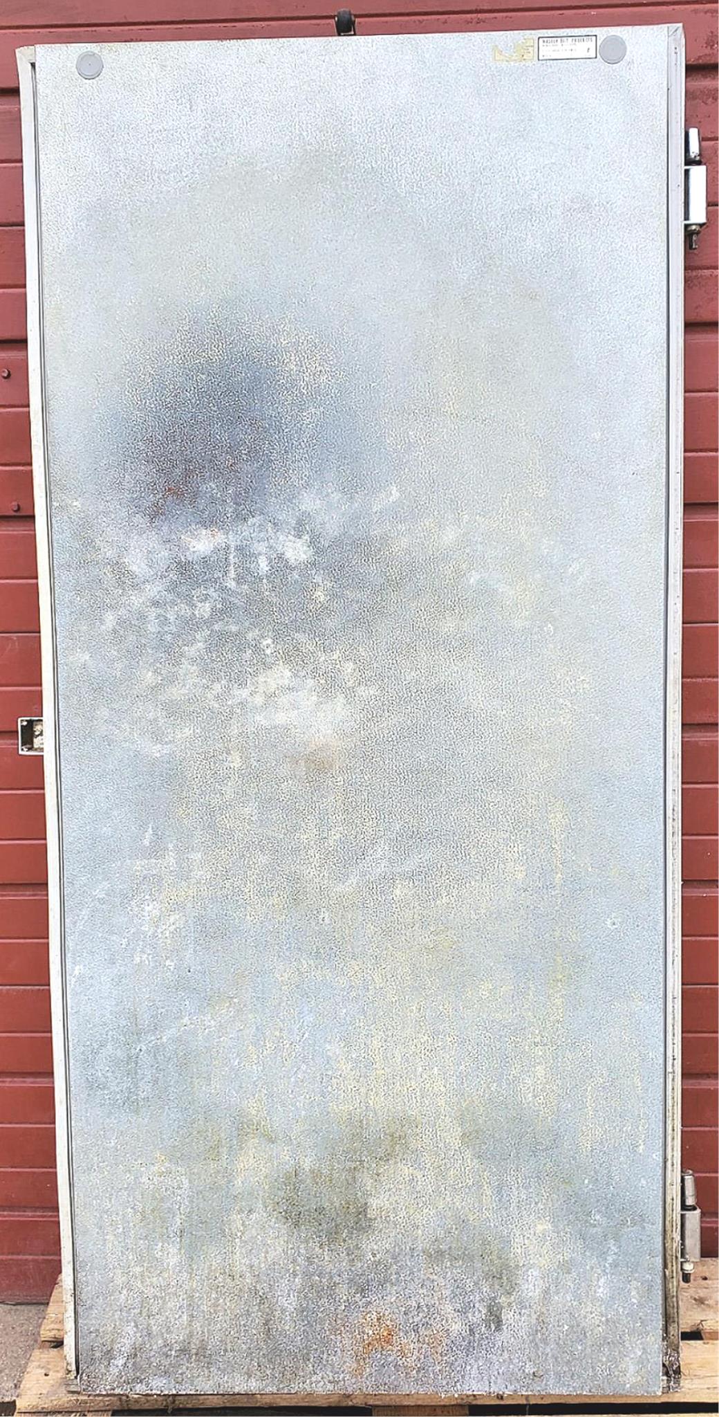 MASTER BILT WALK IN FREEZER DOOR GREAT CONDITION FREE SHIPPING