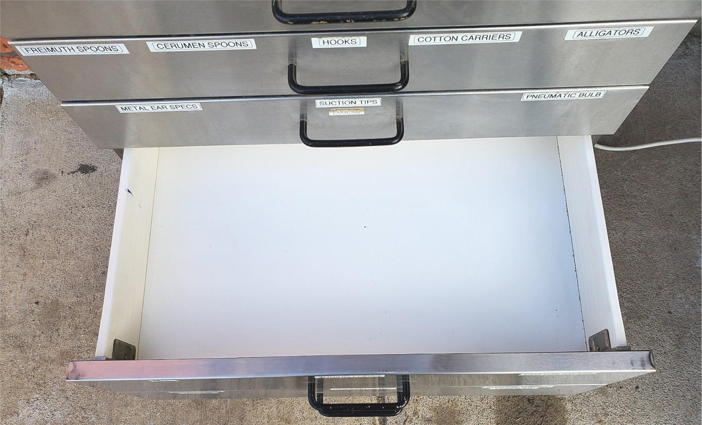 SMR S166001D MEDICAL TREATMENT CABINET GAST ROA-P135-AA ROA-V136-AA WATCH VIDEO