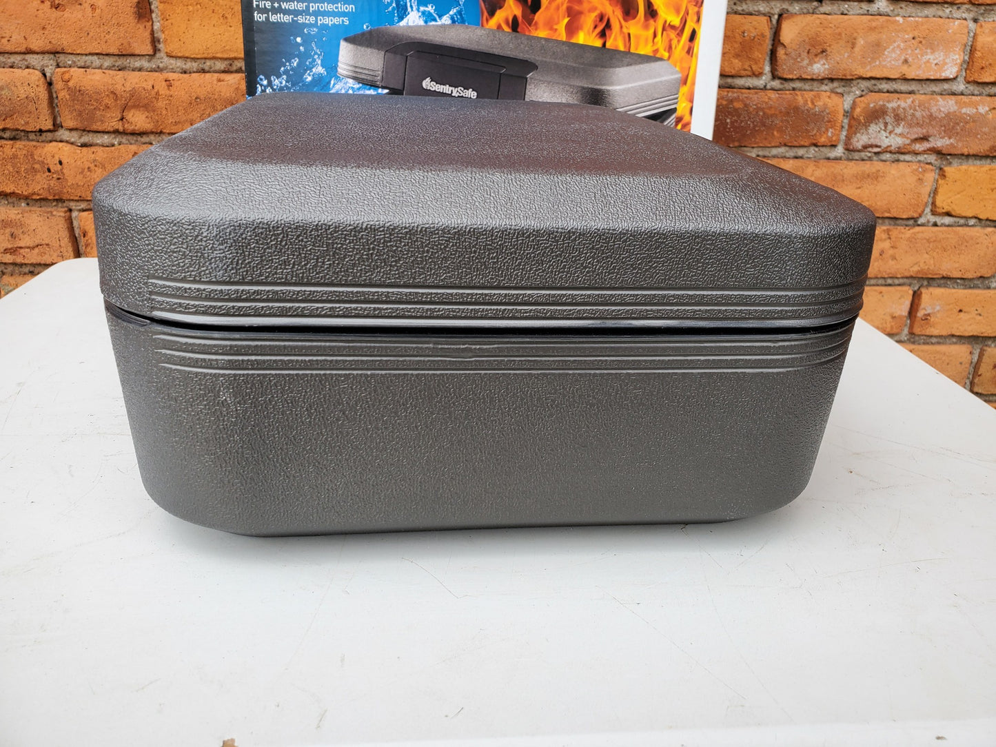 SENTRYSAFE CHW20201 PORTABLE CHEST WATER FIRE PROOF with 1 TUBULAR KEY FREE SHIP