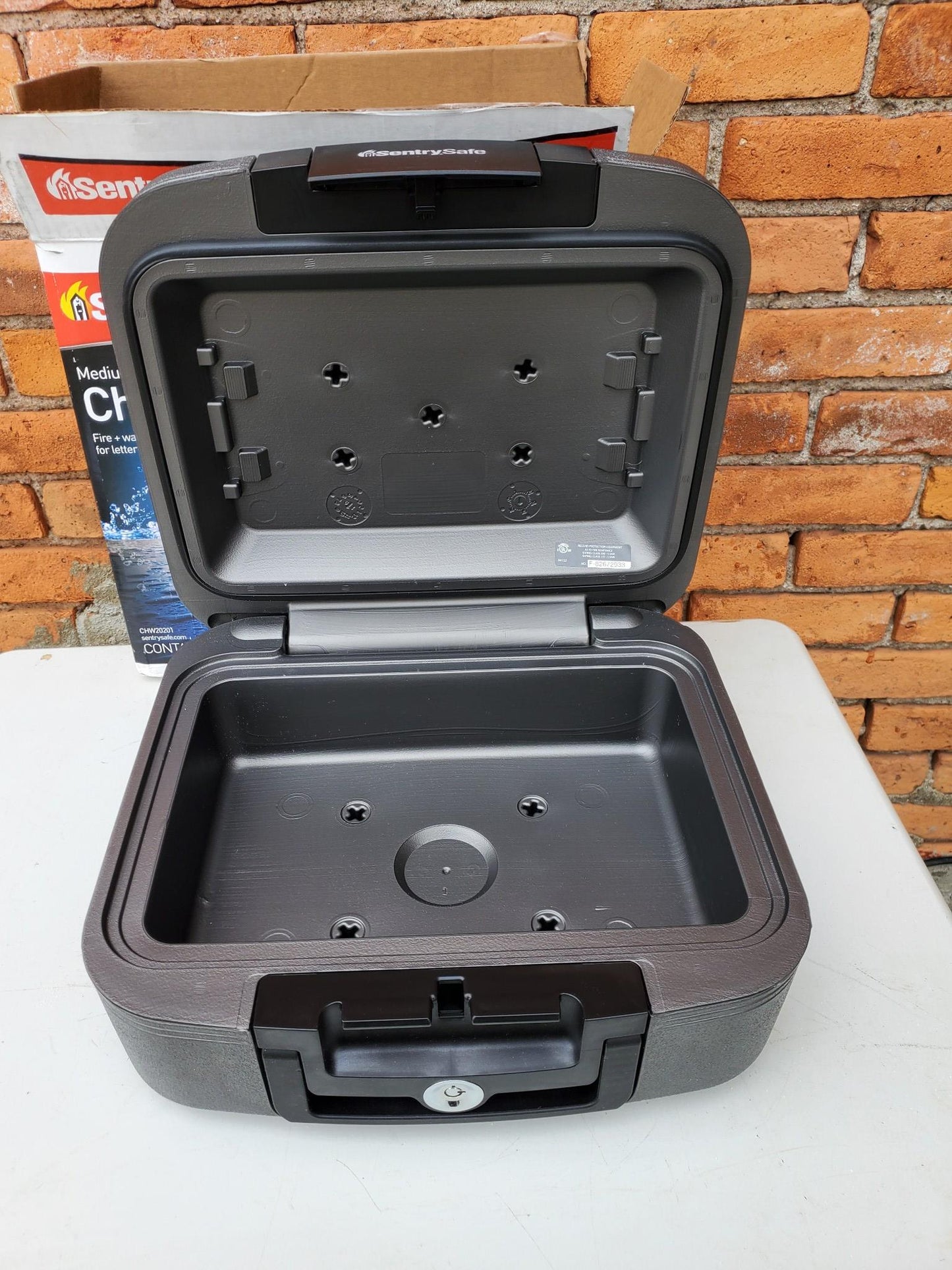 SENTRYSAFE CHW20201 PORTABLE CHEST WATER FIRE PROOF with 1 TUBULAR KEY FREE SHIP