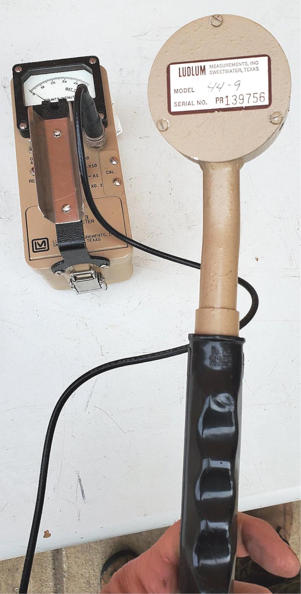 LUDLUM 3 SURVEY METER with 44-9 ALPHA BETA GAMMA RADIATION DETECTOR FREE SHIPPIN