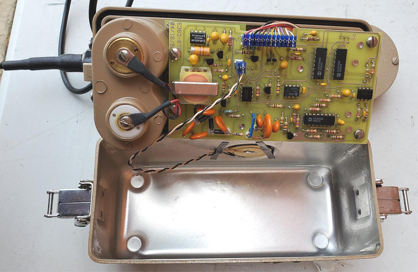 LUDLUM 3 SURVEY METER with 44-9 ALPHA BETA GAMMA RADIATION DETECTOR FREE SHIPPIN