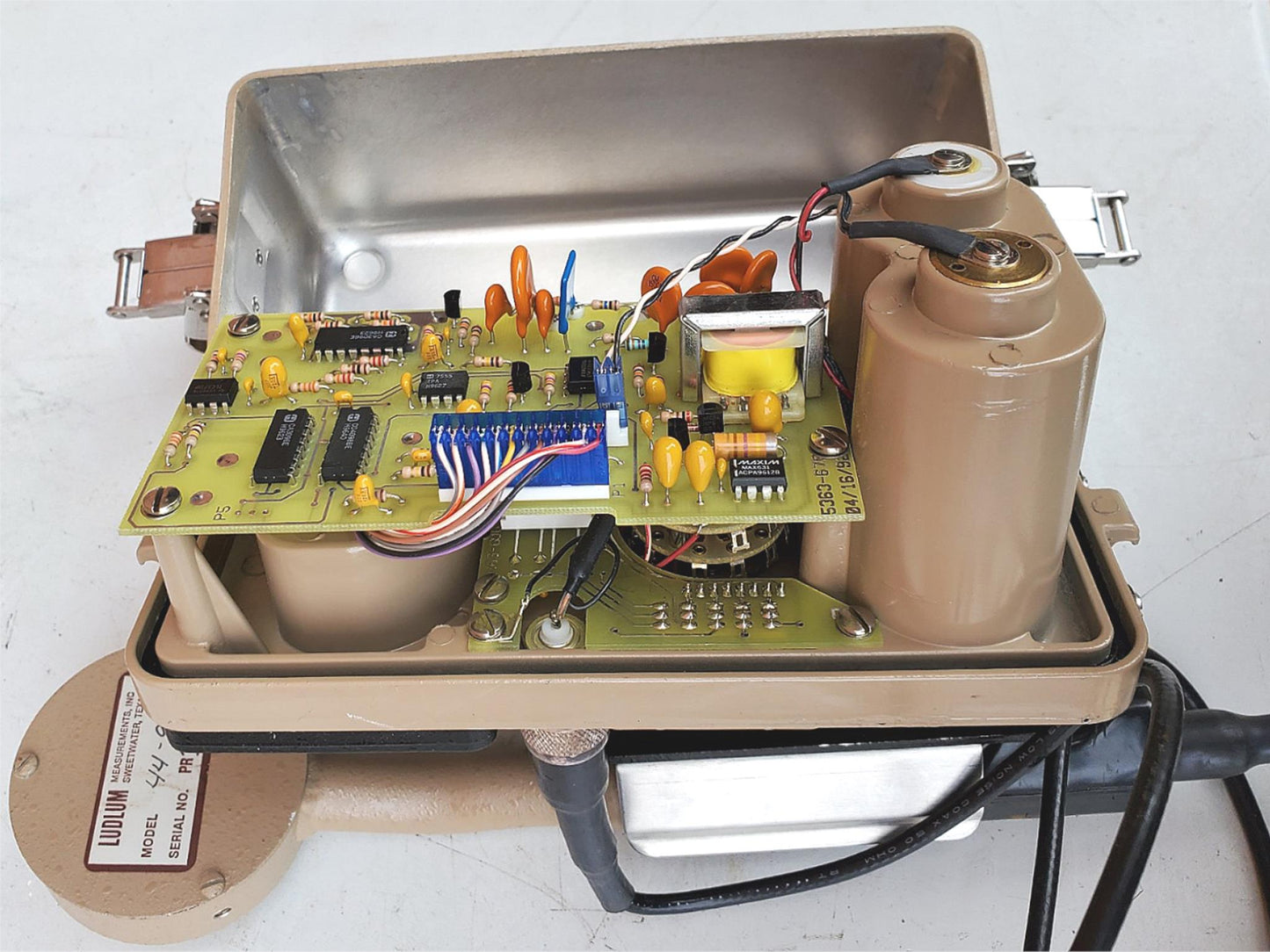 LUDLUM 3 SURVEY METER with 44-9 ALPHA BETA GAMMA RADIATION DETECTOR FREE SHIPPIN