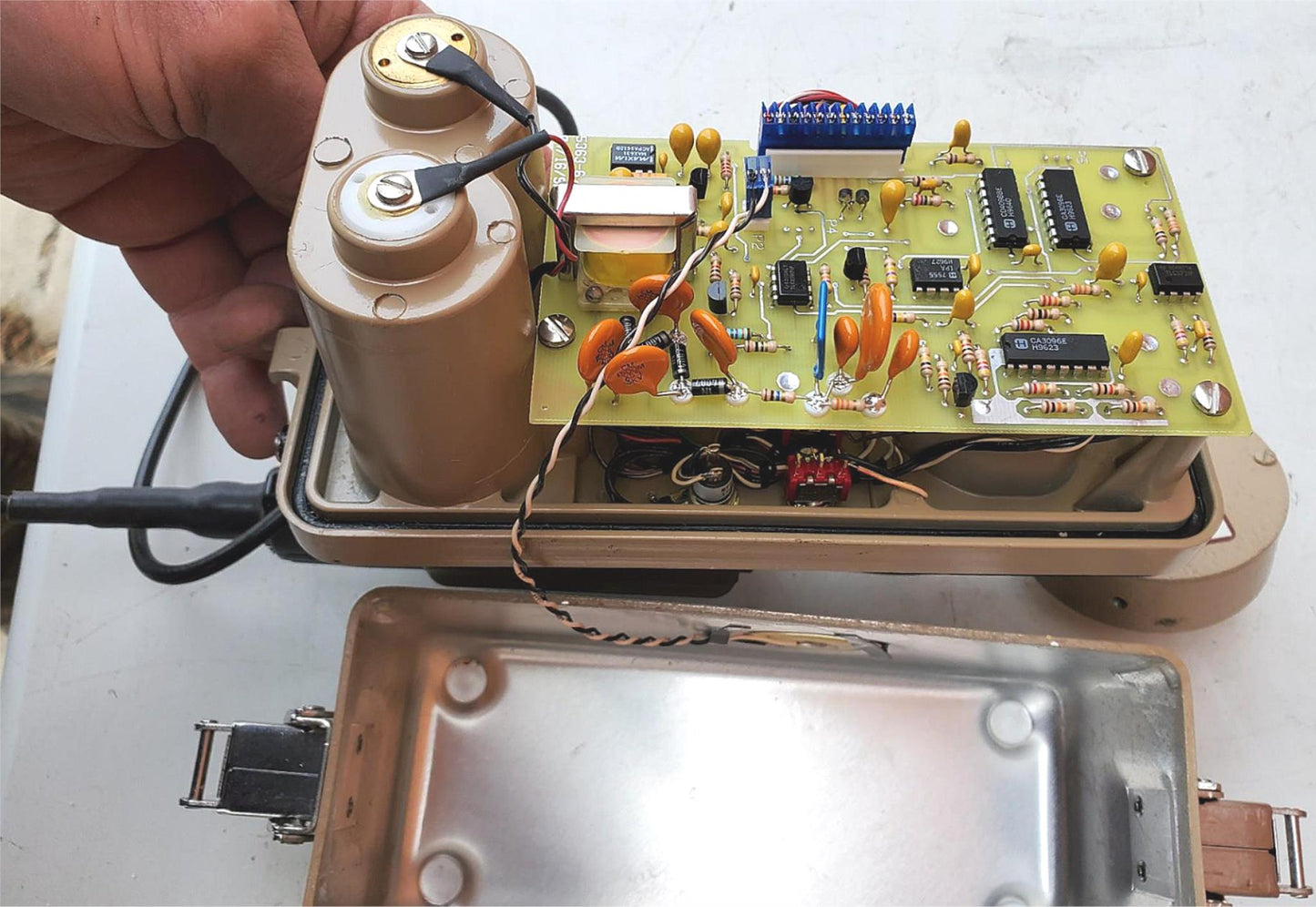 LUDLUM 3 SURVEY METER with 44-9 ALPHA BETA GAMMA RADIATION DETECTOR FREE SHIPPIN