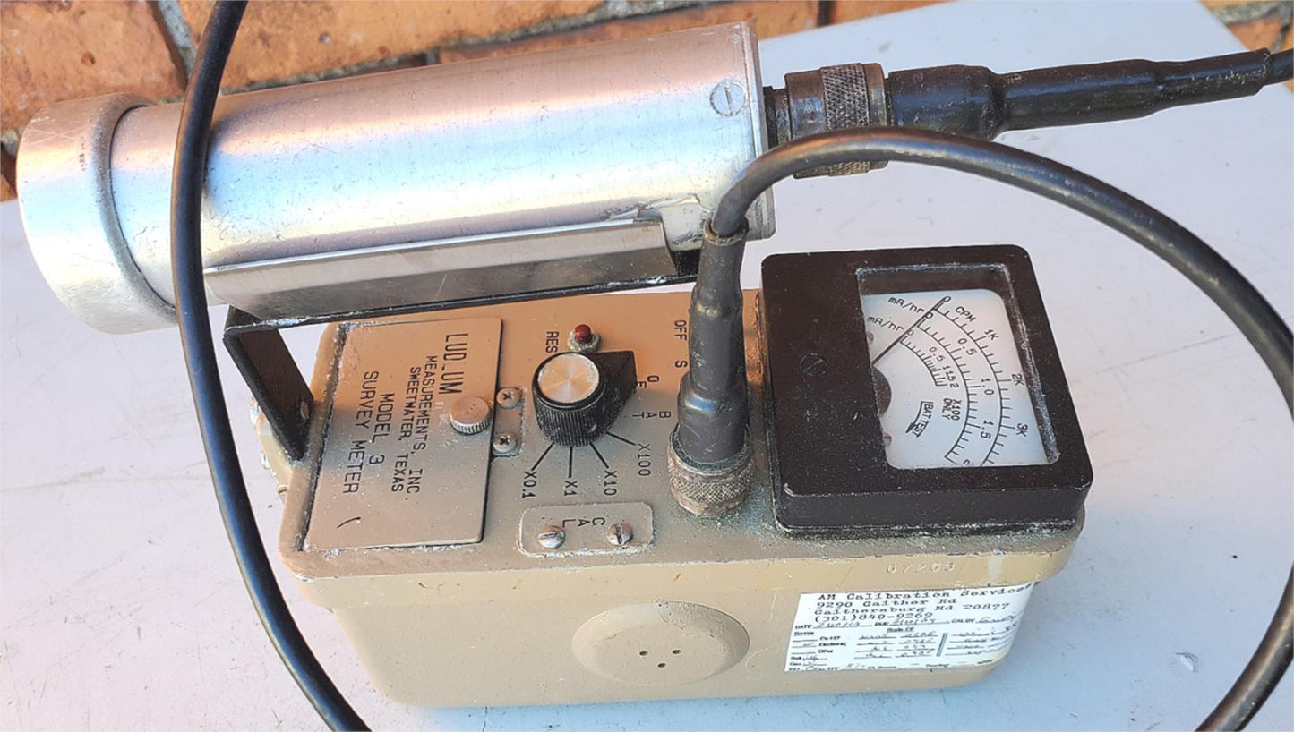 LUDLUM 3 SURVEY METER with 44-9 ALPHA BETA GAMMA RADIATION DETECTOR FREESHIPPING