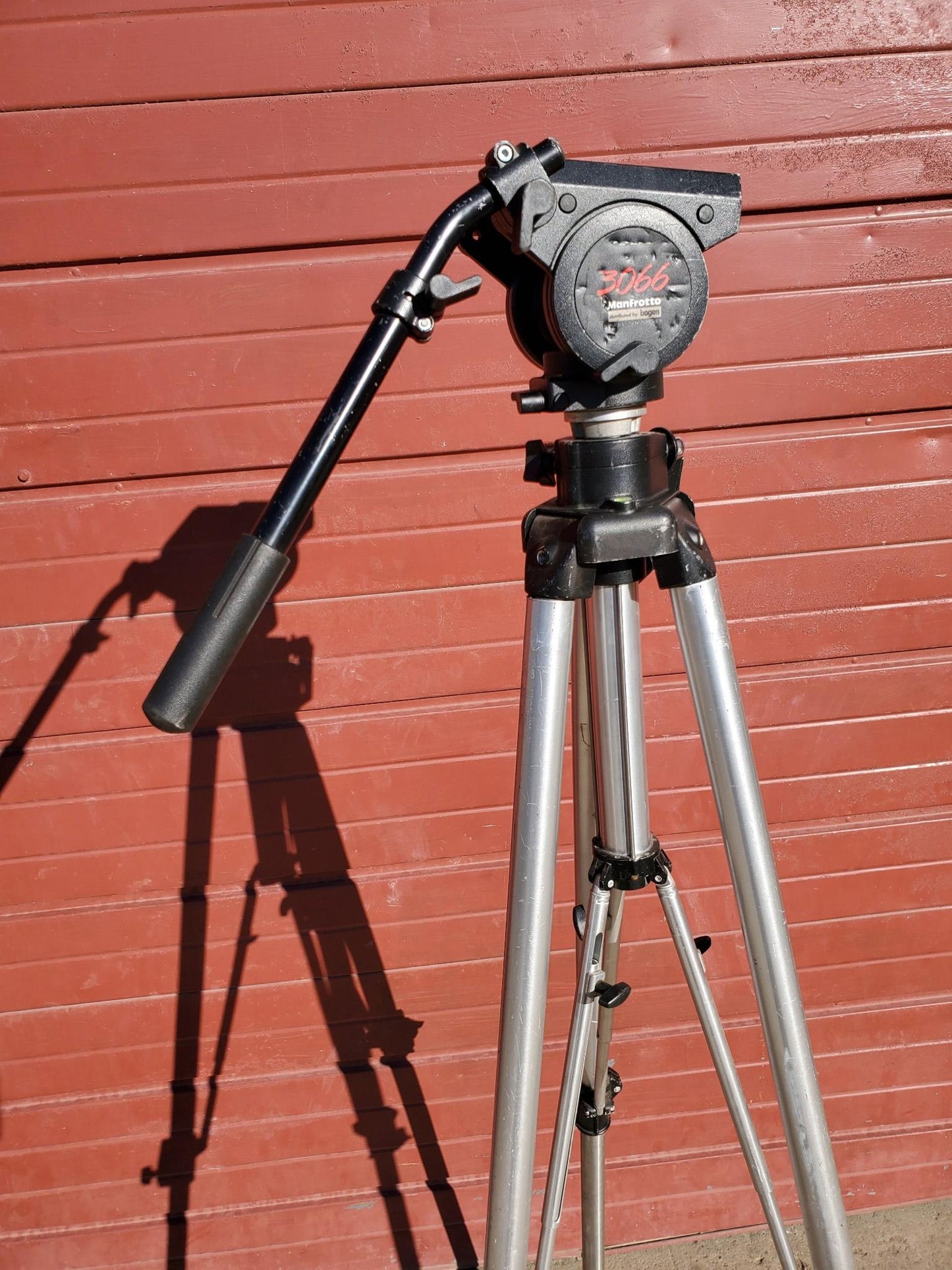 BOGEN MANFROTTO 3066 CINE VIDEO FLUID HEAD QUICK RELEASE & 3068 TRIPOD FREE SHIP