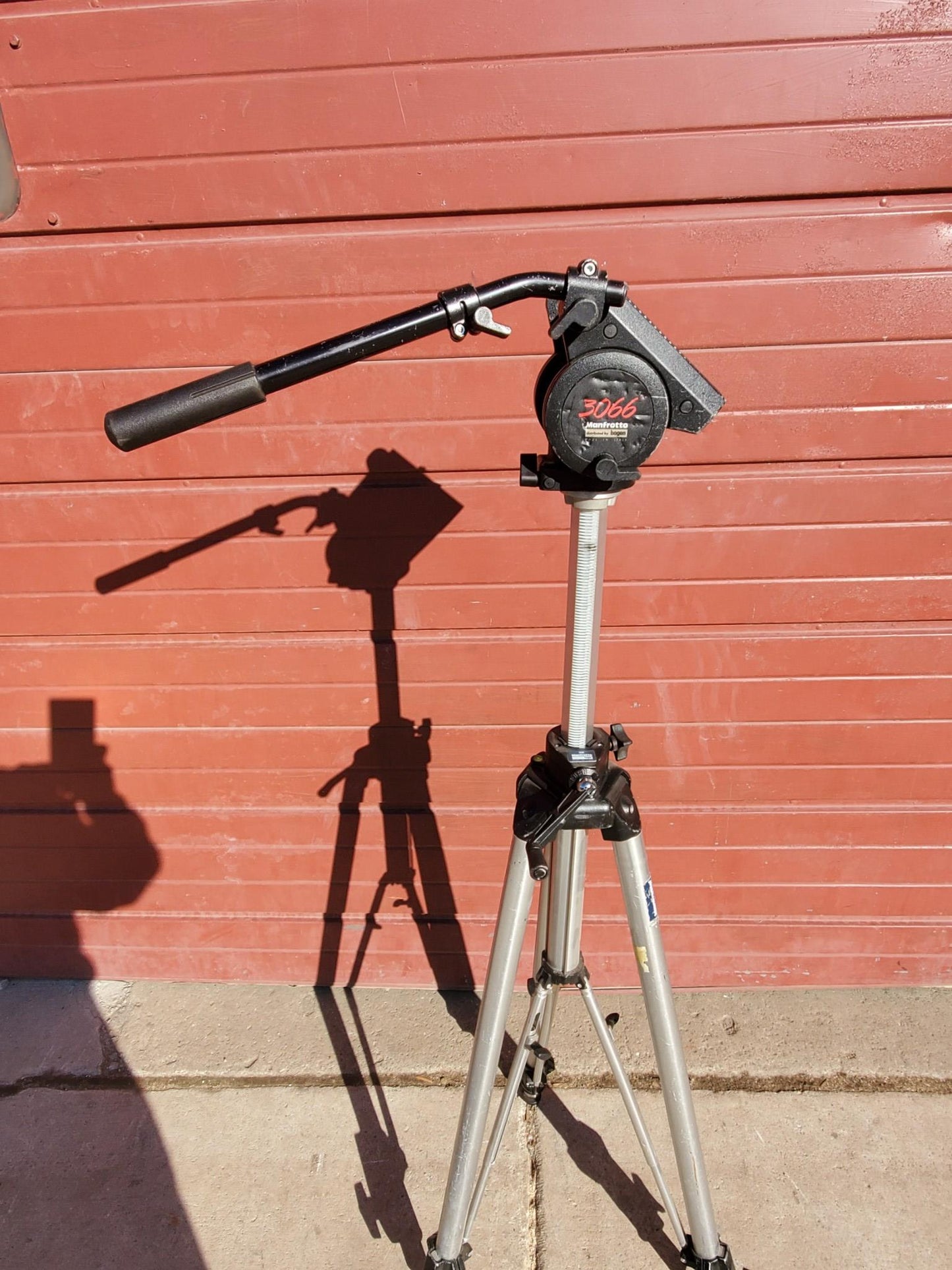 BOGEN MANFROTTO 3066 CINE VIDEO FLUID HEAD QUICK RELEASE & 3068 TRIPOD FREE SHIP