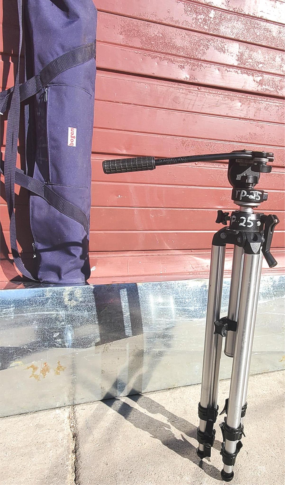 BOGEN MANFROTTO 3126 CINE VIDEO FLUID HEAD + 3033 TRIPOD with CASE FREE SHIPPING