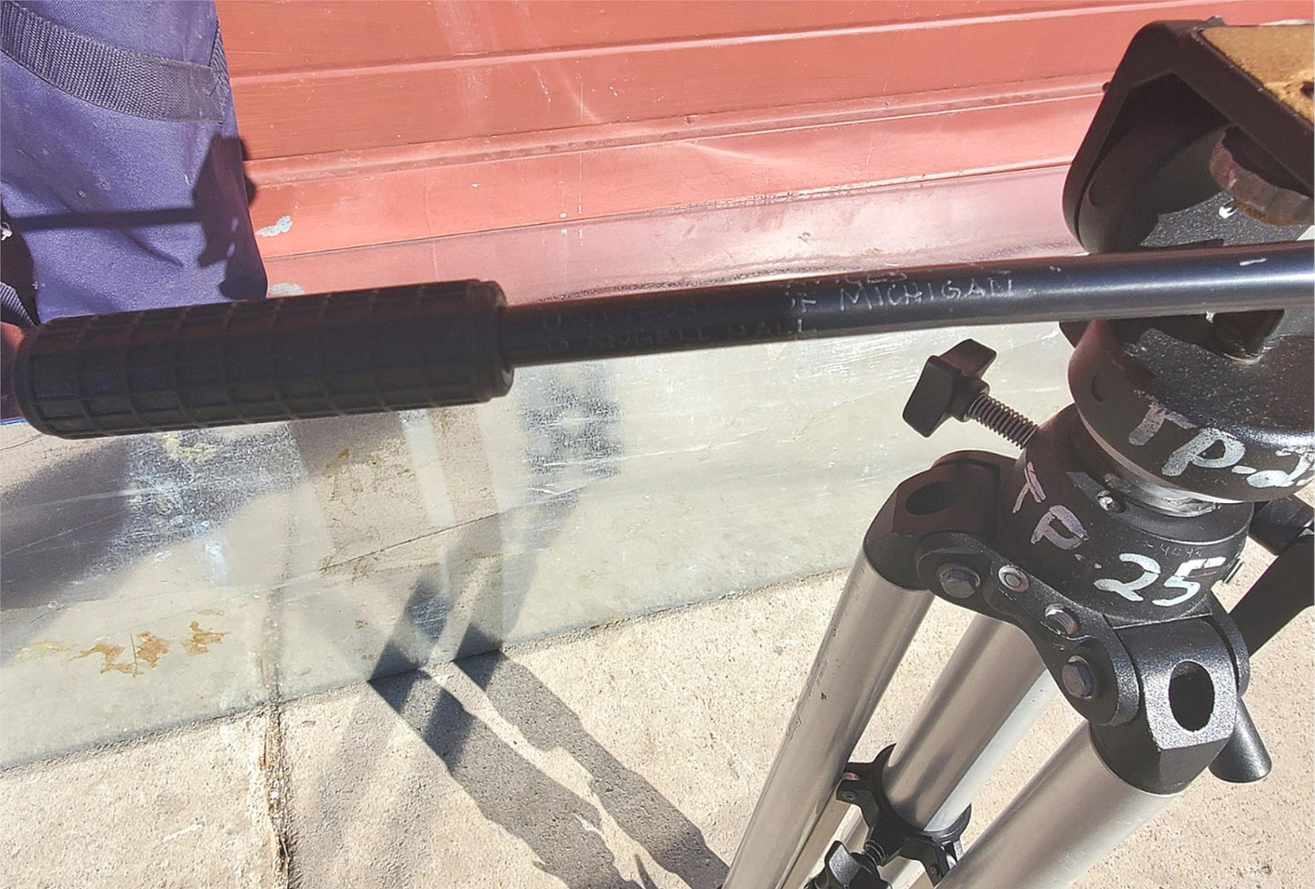 BOGEN MANFROTTO 3126 CINE VIDEO FLUID HEAD + 3033 TRIPOD with CASE FREE SHIPPING