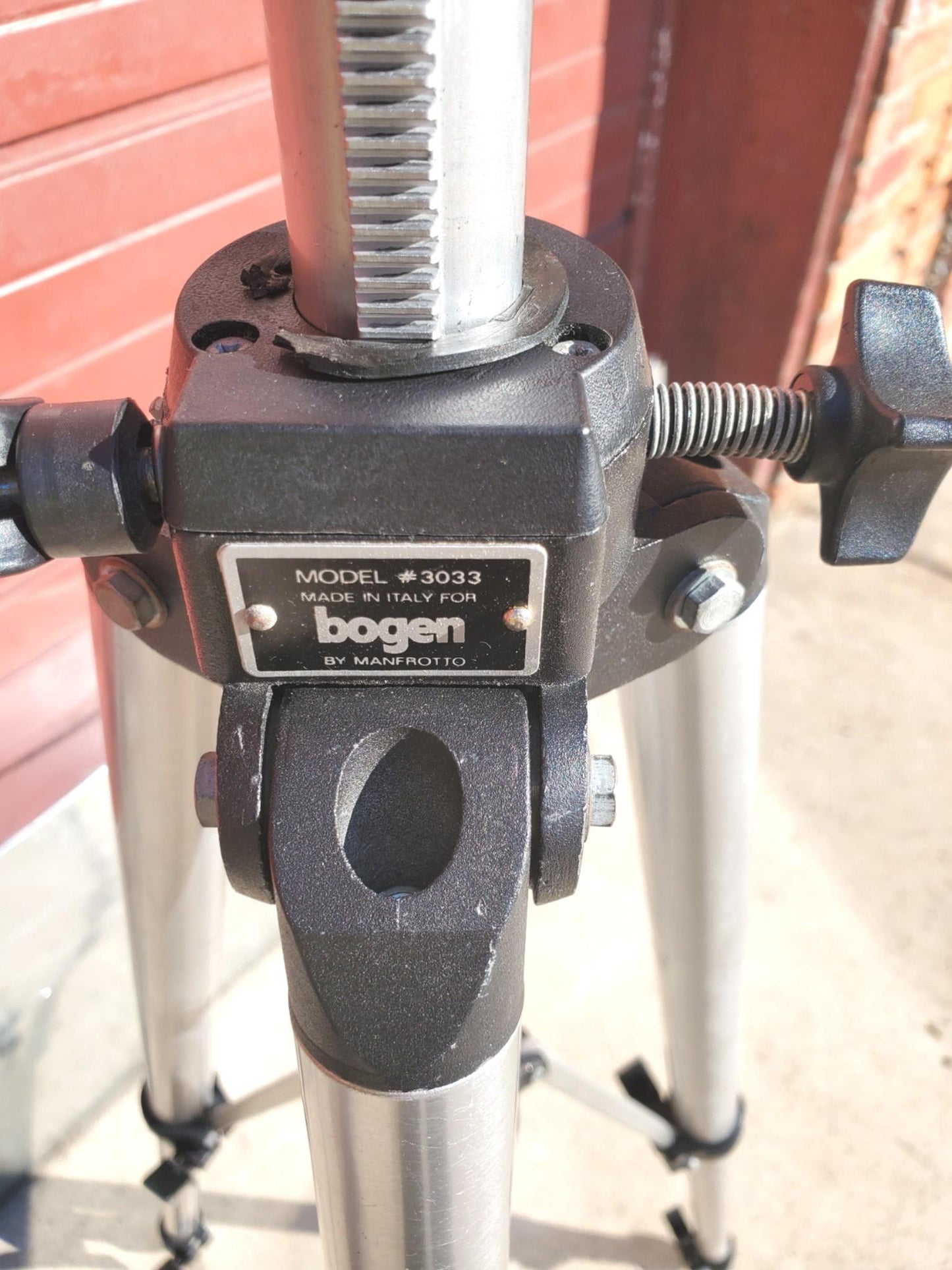 BOGEN MANFROTTO 3126 CINE VIDEO FLUID HEAD + 3033 TRIPOD with CASE FREE SHIPPING