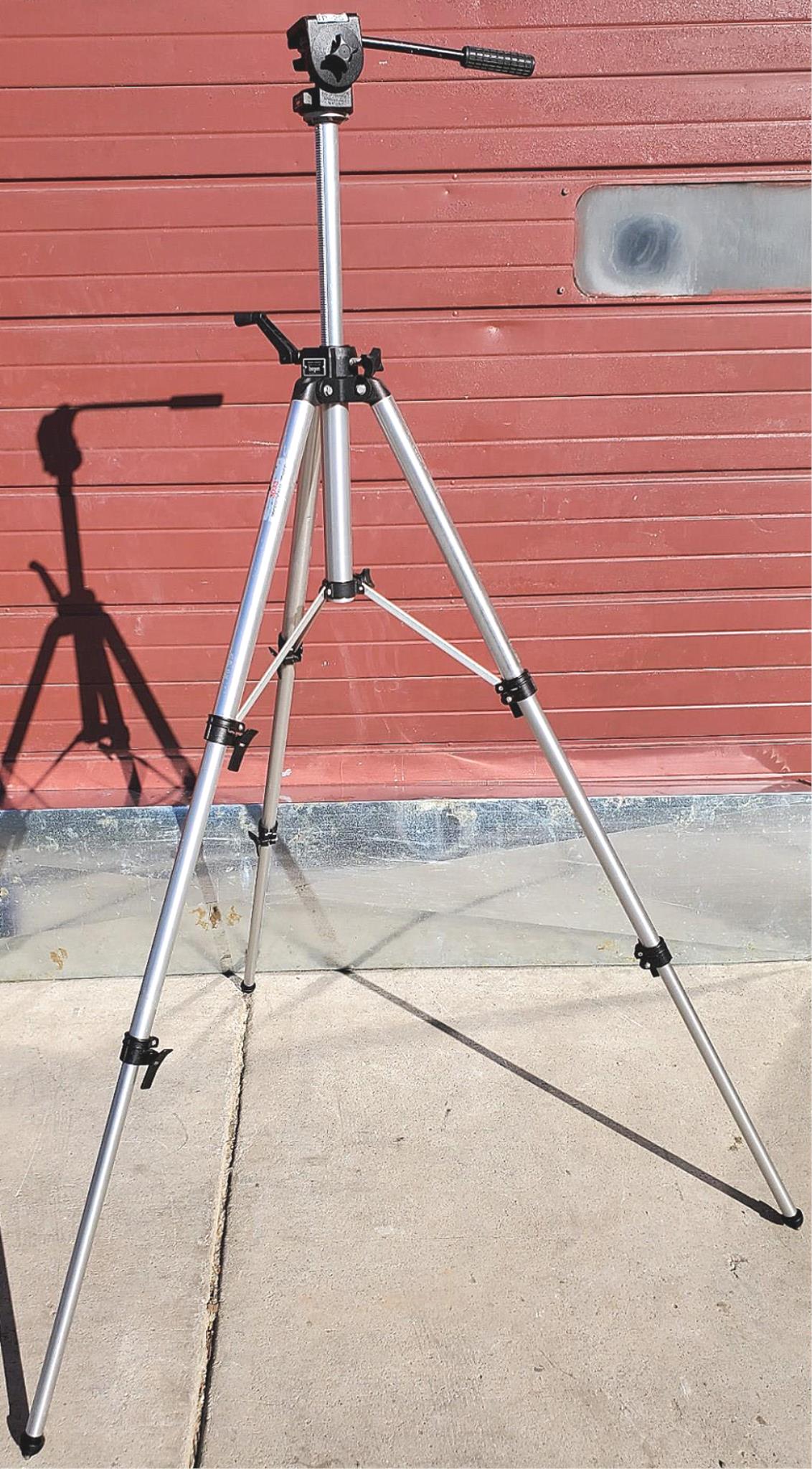 BOGEN MANFROTTO 3126 CINE VIDEO FLUID HEAD + 3033 TRIPOD with CASE FREE SHIPPING