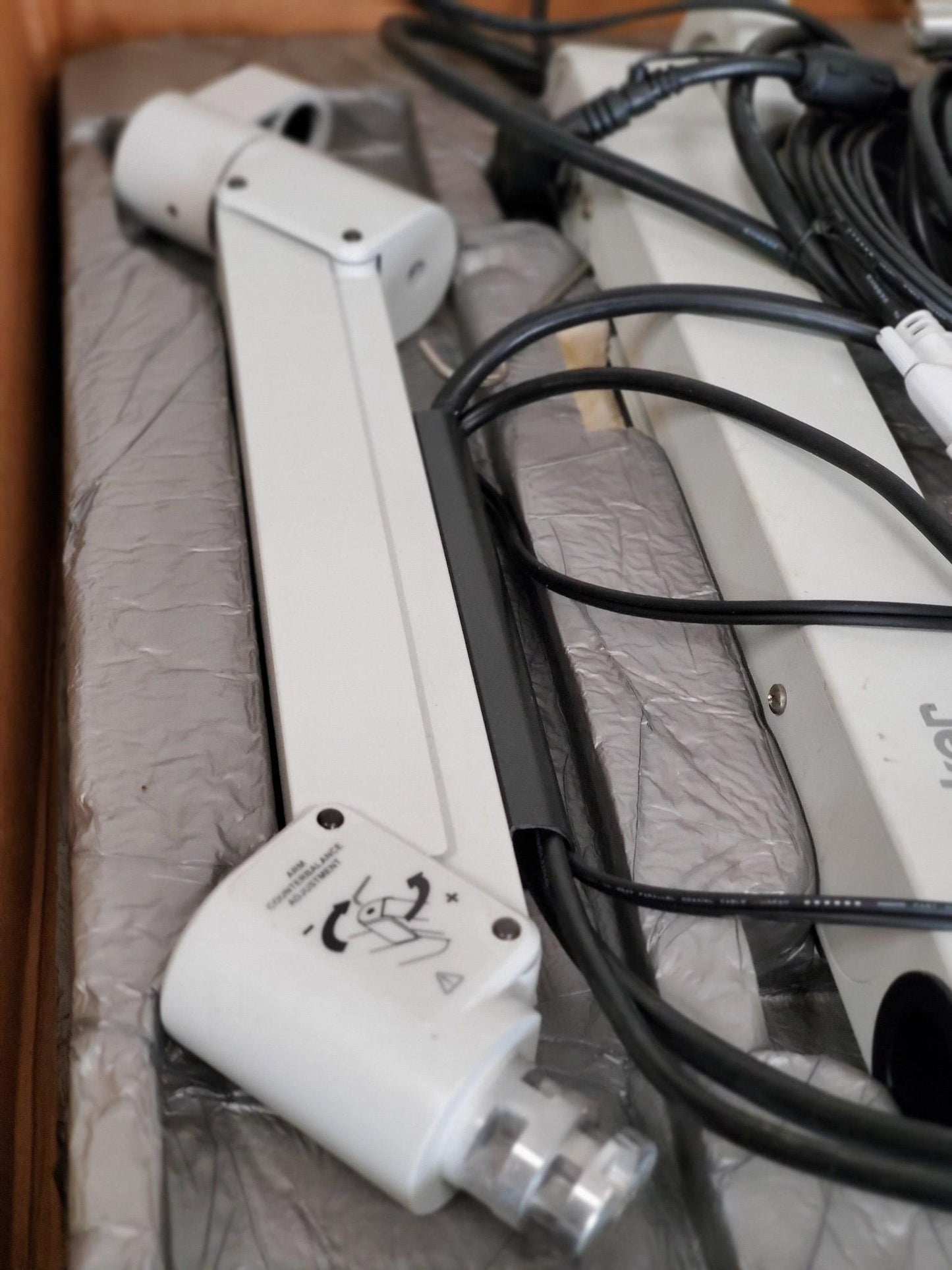 STRYKER STRYKERVISION MOUNT REF 240-095-200 ENDOSCOPY MONITOR ARM FREE SHIPPING