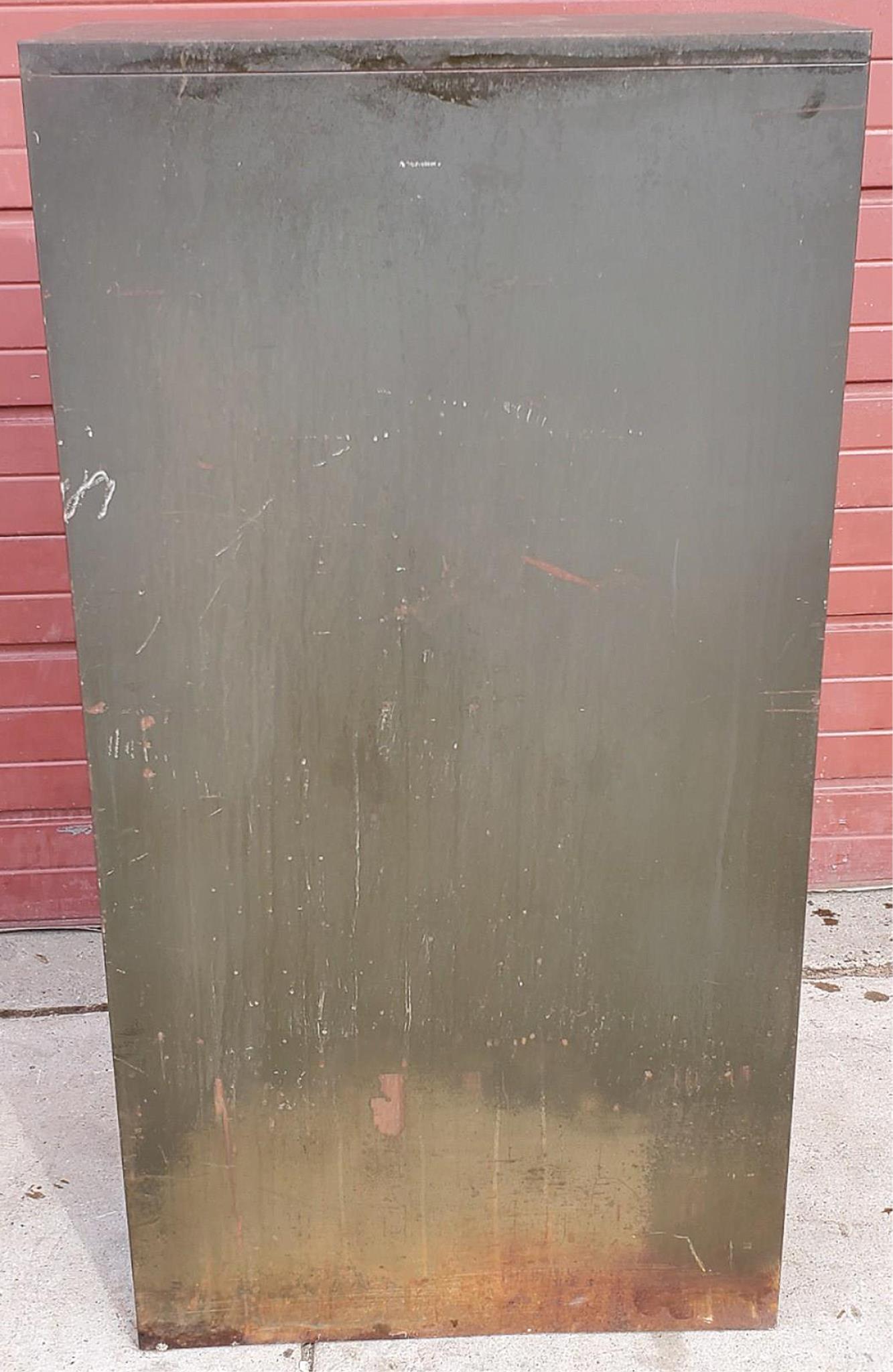 1950's STEELCASE WINE COLLECTIBLE GUN TOOL STORAGE BIN CABINET 7 PULLOUT DRAWERS