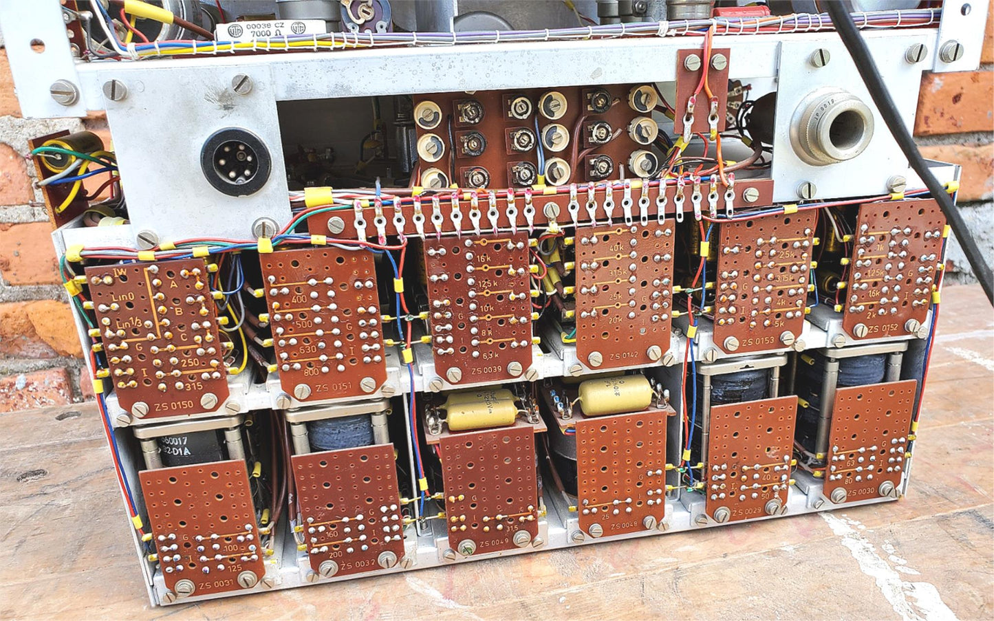 BRUEL & KUJAER 2113 AUDIO FREQUENCY SPECTROMETER FREE SHIPPING