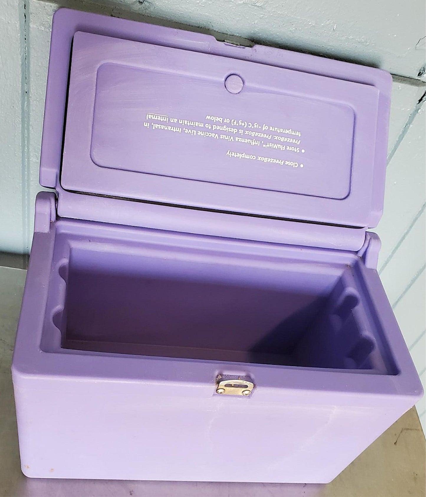 MEDIMMUNE WYETH INFLUENZA VACCINE CONTAINER STORAGE COLD BOX FREEZER 5°F = -15°C