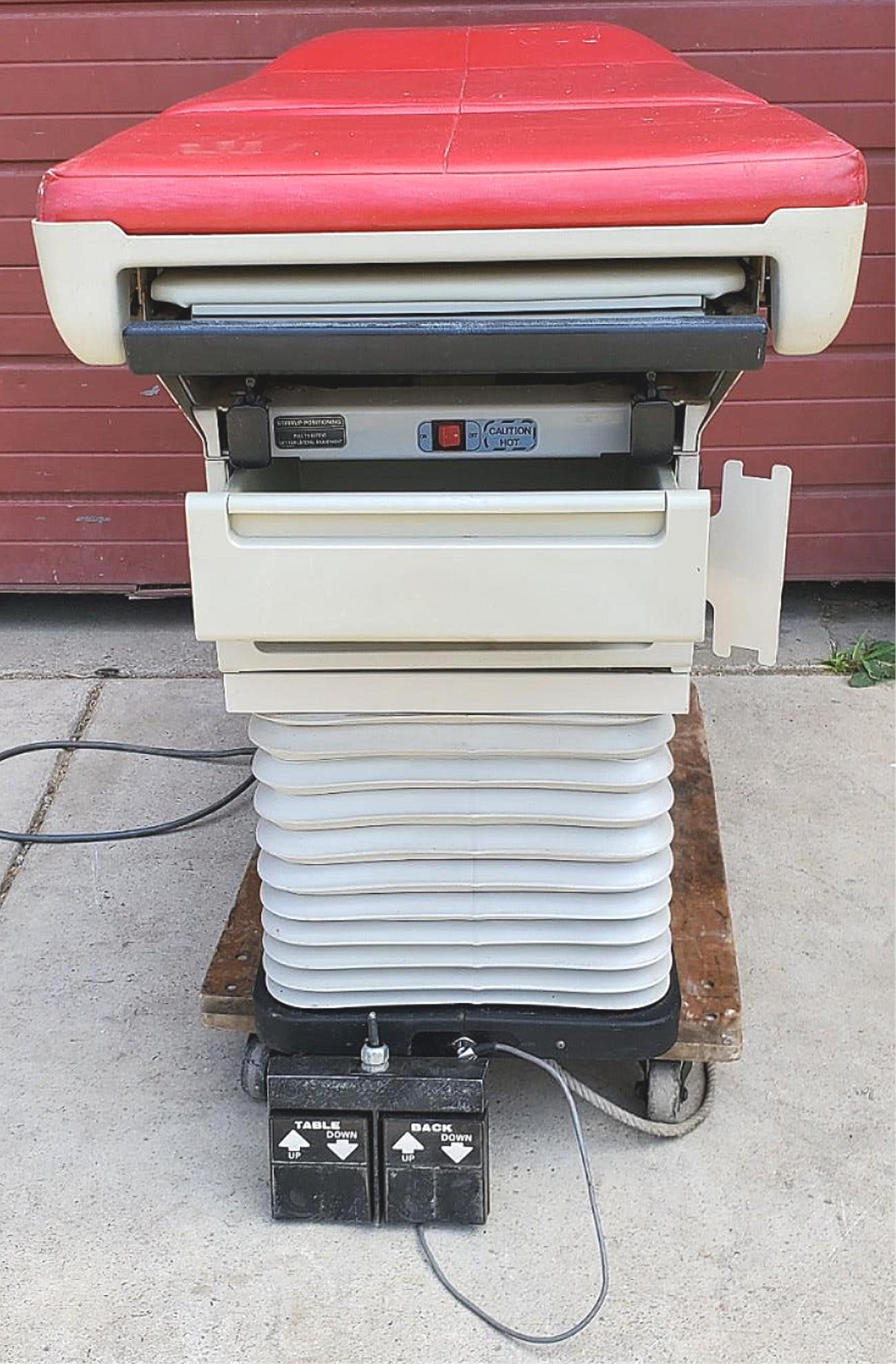 MIDMARK 405 Motorized Patient Exam Table Hi-Lo & FootRemote WATCH VIDEO FREESHIP