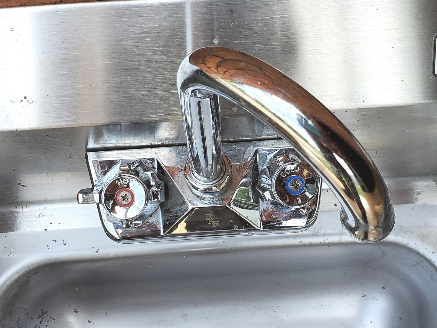 JOHN BOOS 17 x 15.5 x 5 ST STEEL COMMERCIAL SINK with HOT & COLD FAUCET FREESHIP