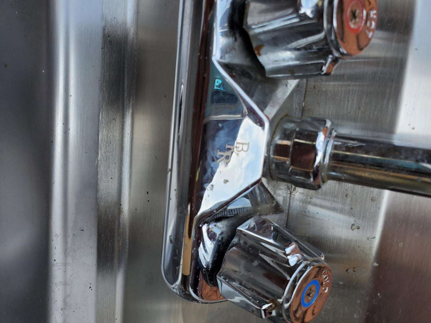 JOHN BOOS 17 x 15.5 x 5 ST STEEL COMMERCIAL SINK with HOT & COLD FAUCET FREESHIP