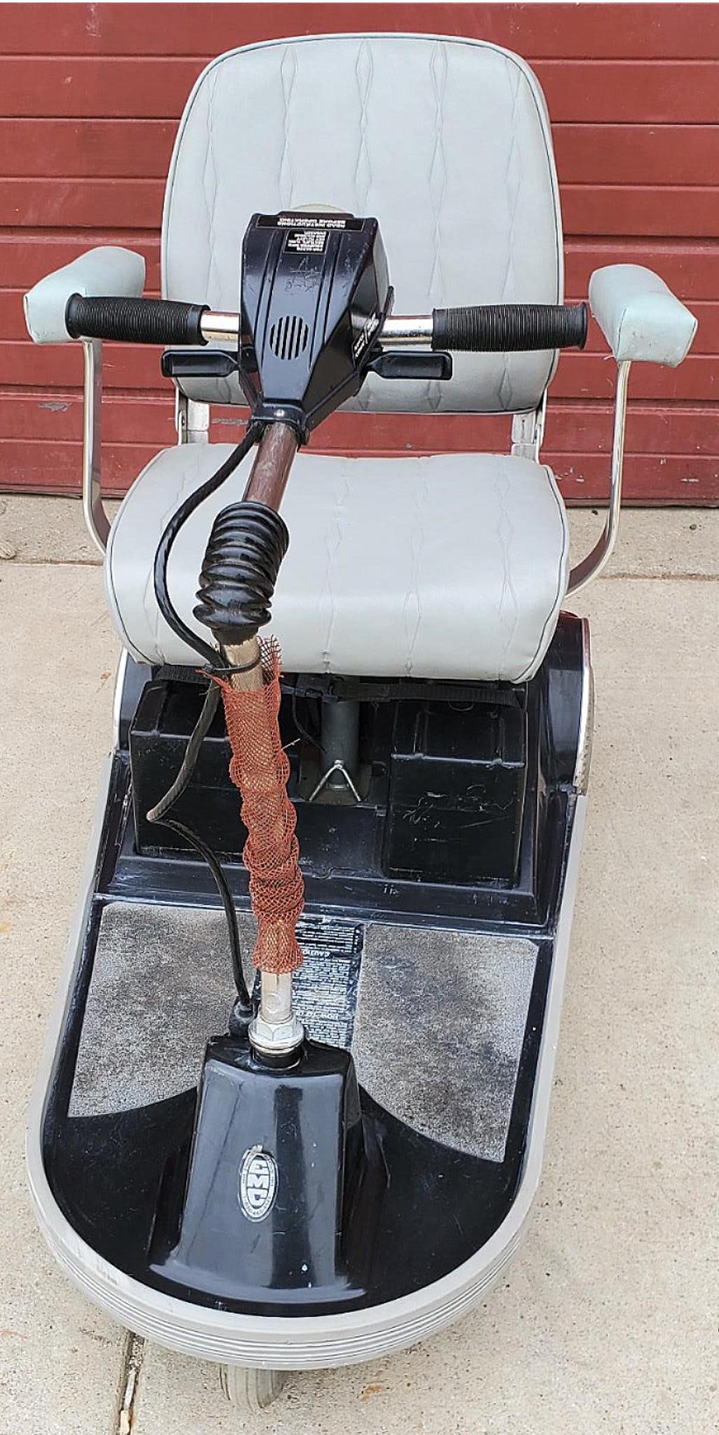 EMC ELECTRIC MOBILITY CHAUFFER RASCAL 200 SCOOTER CHARGER WATCH VIDEO FREE SHIP