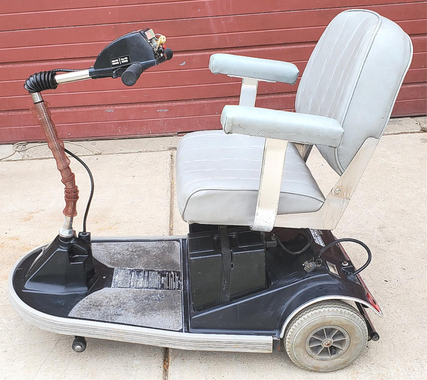 EMC ELECTRIC MOBILITY CHAUFFER RASCAL 200 SCOOTER CHARGER WATCH VIDEO FREE SHIP