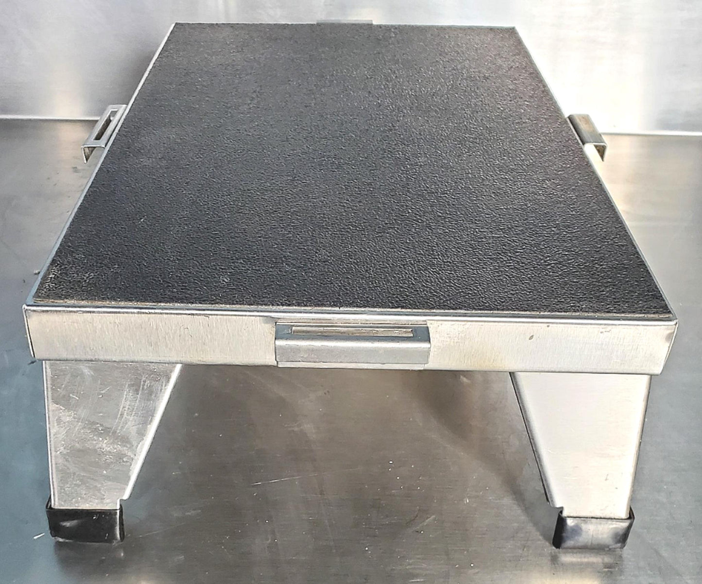 MEDICHOICE 400 POUND HEAVY DUTY STA STEEL MEDICAL STACKABLE STEP STOOL FREESHIP