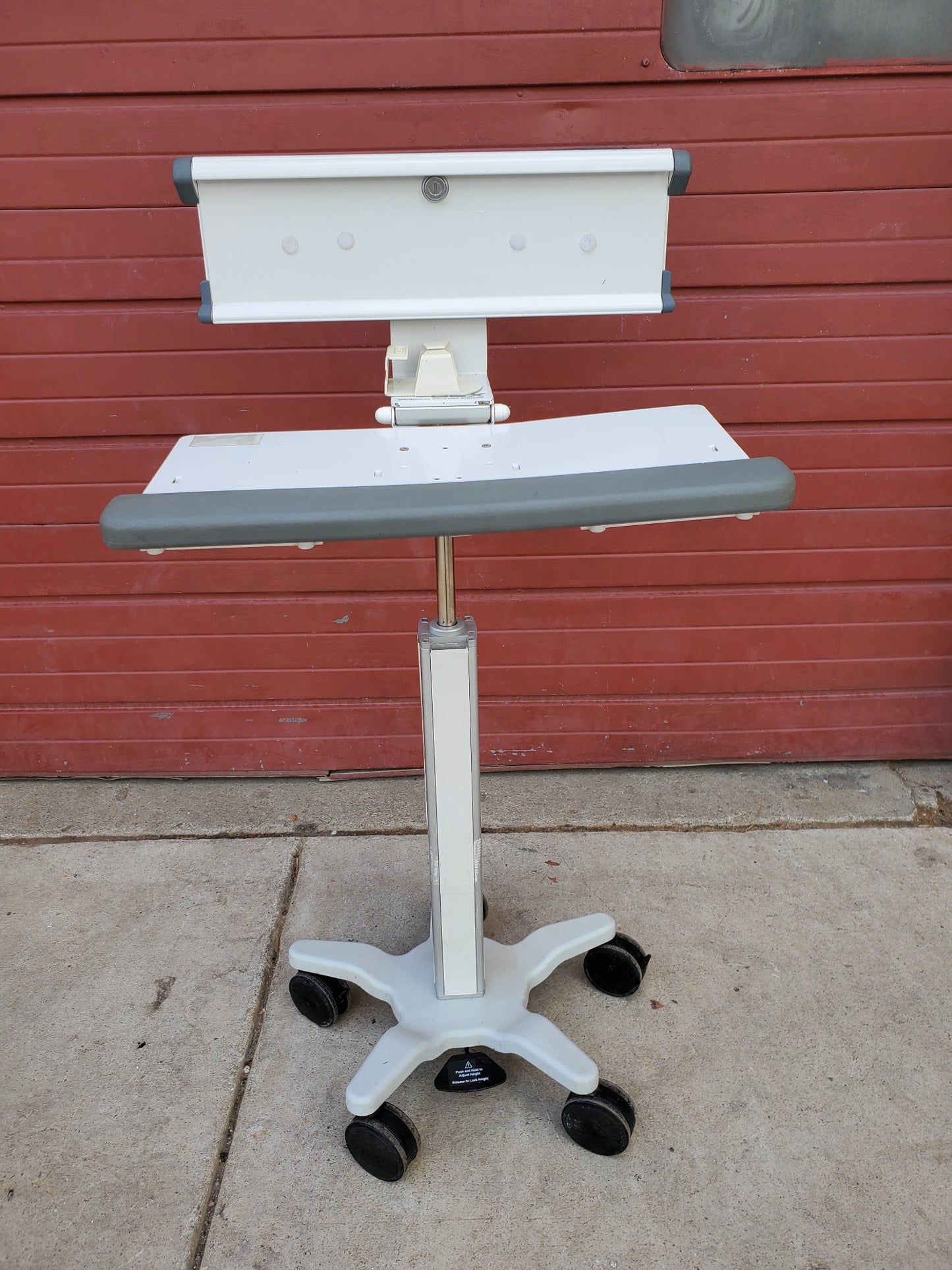 GCX INSTRUMENT VHRS VARIABLE HEIGHT ROLL STAND MEDICAL CART WORKSTATION FREESHIP