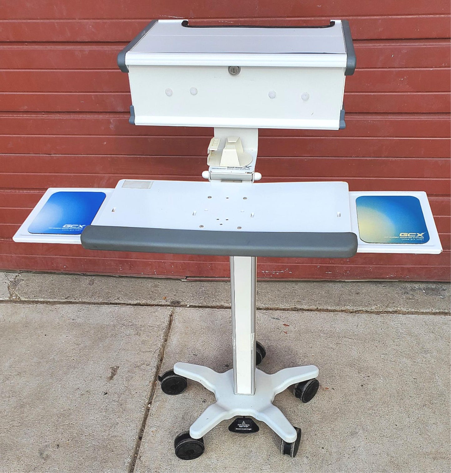 GCX INSTRUMENT VHRS VARIABLE HEIGHT ROLL STAND MEDICAL CART WORKSTATION FREESHIP