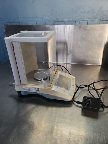 OHAUS Model VP114CN VOYAGER PRO BALANCE 410 g x 0.001 g WATCH VIDEO FREE SHIP