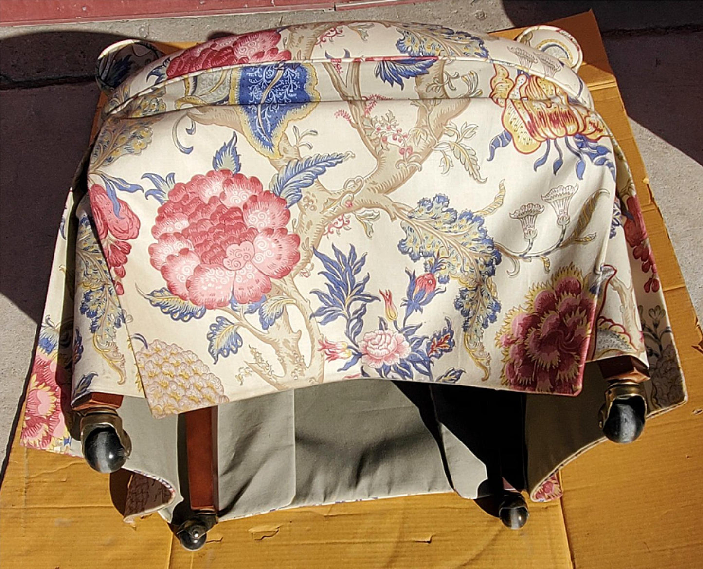 HIGH END SET OF 4 PROFESSIONALLY UPHOLSTERED ARMCHAIRS with CASTERS FREESHIPPING