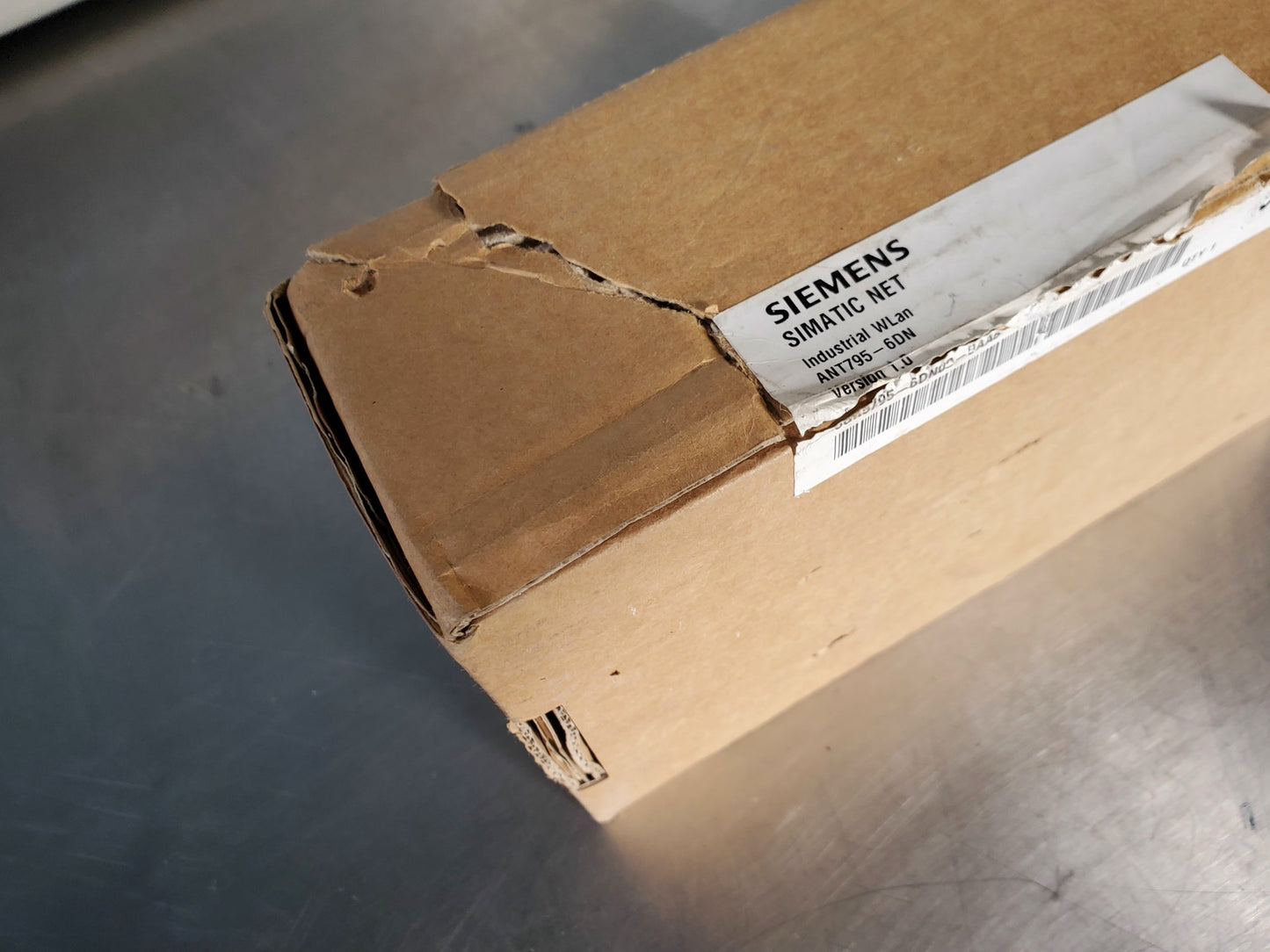 SIEMENS SIMATIC NET INDUSTRIAL IWLAN ANTENNA ANT795-6DN 5.0 / 2.4 GHz FREE SHIP