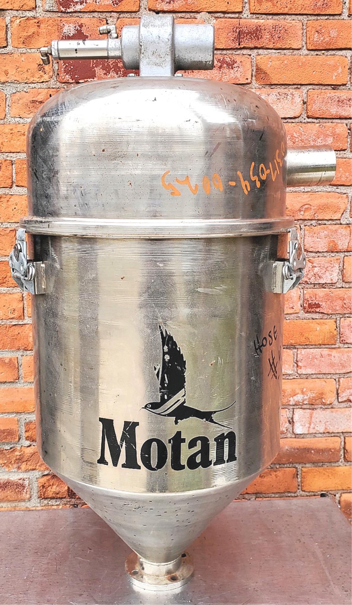 MOTAN VACUUM LOAD PLASTIC MOLDING DRYER PELLET HOPPER D-40536-A-1 5 RH FREE SHIP