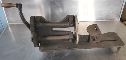 VINTAGE BLACKSMITH HAND CRANK SHEET SHARP METAL CUTTER WATCH VIDEO FREE SHIP