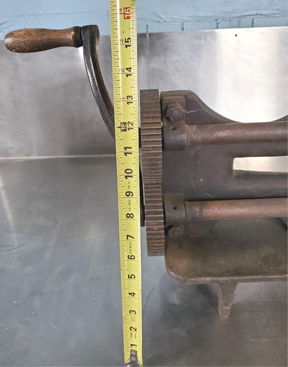 VINTAGE BLACKSMITH HAND CRANK SHEET SHARP METAL CUTTER WATCH VIDEO FREE SHIP