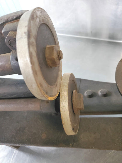 VINTAGE BLACKSMITH HAND CRANK SHEET SHARP METAL CUTTER WATCH VIDEO FREE SHIP